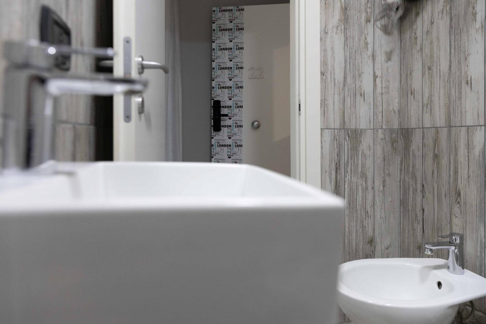 Stay In The Heart Of Salerno - Near The Duomo "La Finestra Sul Borgo" Exterior foto